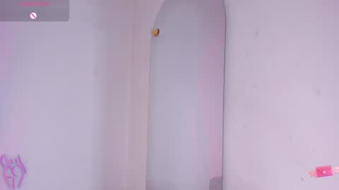 Snapshot of viioleett_cum chatting on June 11, 5:44 pm viioleett_cum online show from June 11, 5:44 pm