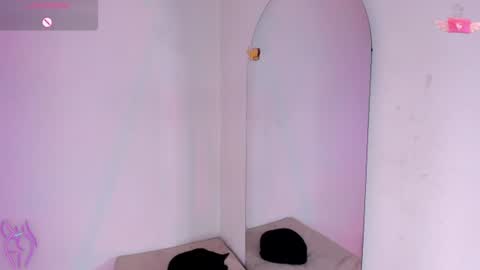 Snapshot of viioleett_cum chatting on July 11, 5:04 pm viioleett_cum online show from July 11, 5:04 pm