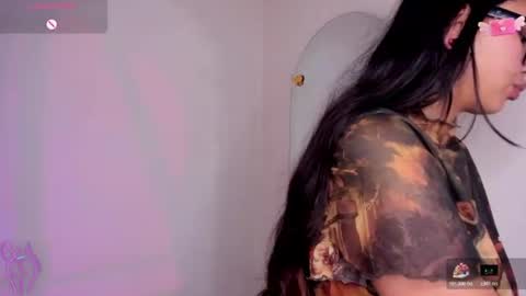 Snapshot of viioleett_cum chatting on July 28, 5:01 pm viioleett_cum online show from July 28, 5:01 pm