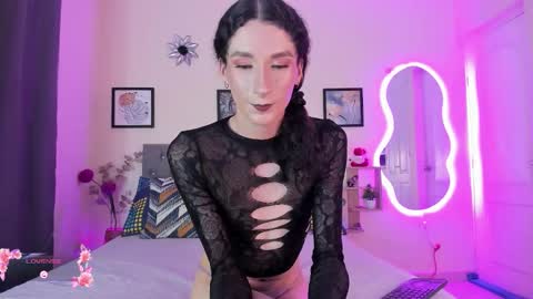 Violet online show from February 2, 3:49 am