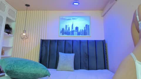 Viiolett online show from February 26, 7:35 pm