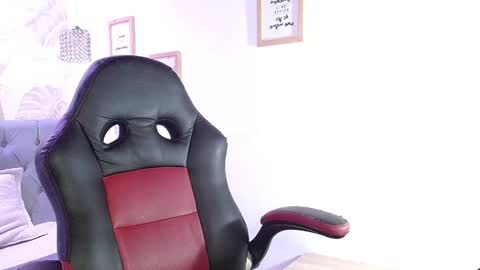 Snapshot of viiolleta chatting on January 4, 12:27 pm viioleta online show from January 4, 12:27 pm