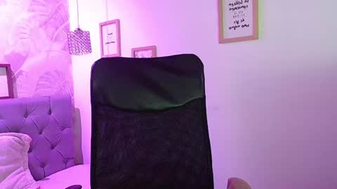 Snapshot of viiolleta chatting on January 7, 12:31 pm viioleta online show from January 7, 12:31 pm