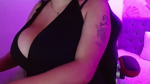 Snapshot of viiolleta chatting on February 3, 12:36 pm viioleta online show from February 3, 12:36 pm