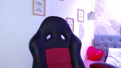 Snapshot of viiolleta chatting on February 15, 12:11 pm viioleta online show from February 15, 12:11 pm