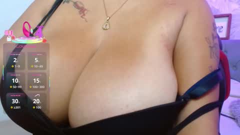 Snapshot of viiolleta chatting on October 28, 12:41 pm viioleta online show from October 28, 12:41 pm