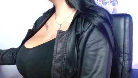 Snapshot of viiolleta chatting on May 9, 12:32 pm viioleta online show from May 9, 12:32 pm