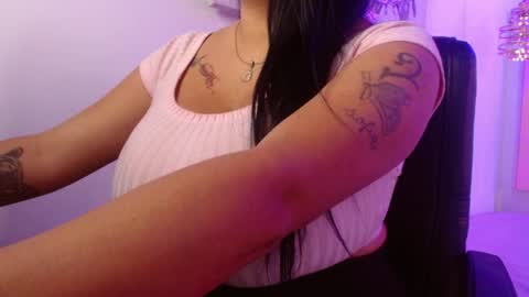 Snapshot of viiolleta chatting on May 23, 12:31 pm viioleta online show from May 23, 12:31 pm