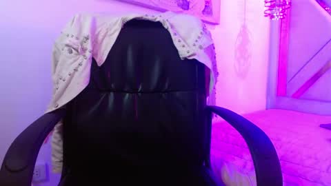 Snapshot of viiolleta chatting on May 25, 12:22 pm viioleta online show from May 25, 12:22 pm