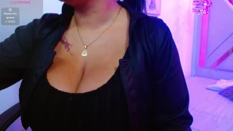 Snapshot of viiolleta chatting on May 30, 12:35 pm viioleta online show from May 30, 12:35 pm