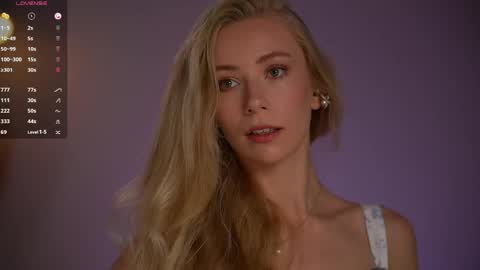 Snapshot of vika54784 chatting on April 17, 4:37 am vika54784 online show from April 17, 4:37 am