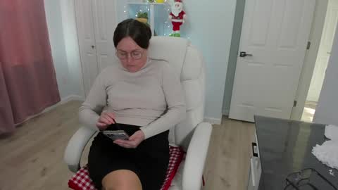 Snapshot of vika7333 chatting on December 5, 7:06 pm Ukrainian-woman online show from December 5, 7:06 pm