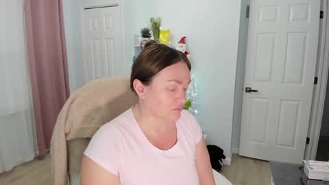 Snapshot of vika7333 chatting on December 10, 12:49 pm Ukrainian-woman online show from December 10, 12:49 pm