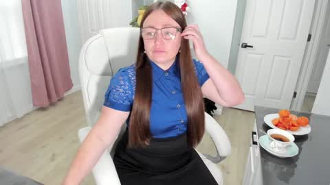 Snapshot of vika7333 chatting on December 16, 3:11 pm Ukrainian-woman online show from December 16, 3:11 pm