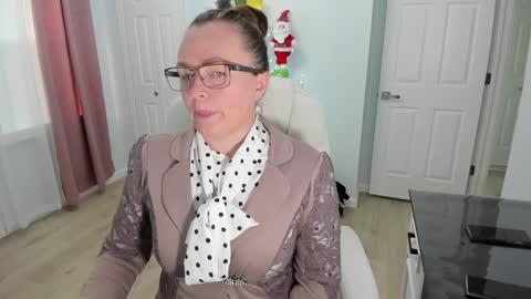 Snapshot of vika7333 chatting on December 18, 1:23 pm Ukrainian-woman online show from December 18, 1:23 pm