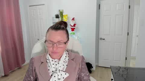 Snapshot of vika7333 chatting on December 18, 4:28 pm Ukrainian-woman online show from December 18, 4:28 pm