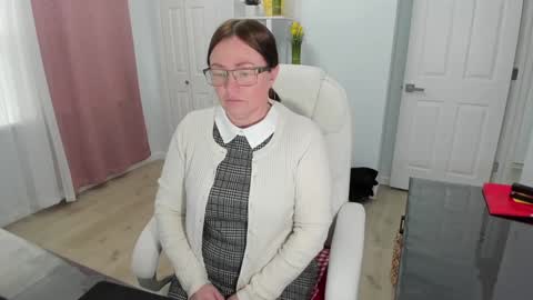 Snapshot of vika7333 chatting on February 5, 4:03 pm Ukrainian-woman online show from February 5, 4:03 pm