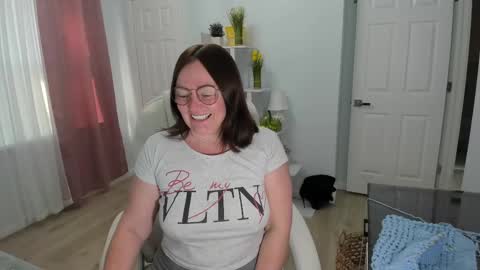 Snapshot of vika7333 chatting on February 10, 2:37 pm Ukrainian-woman online show from February 10, 2:37 pm