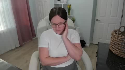 Snapshot of vika7333 chatting on March 1, 3:49 pm Ukrainian-woman online show from March 1, 3:49 pm