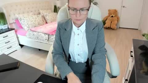 Snapshot of vika7333 chatting on October 20, 7:36 pm Ukrainian-woman online show from October 20, 7:36 pm