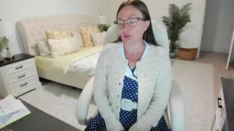Ukrainian-woman online show from June 2, 9:22 am