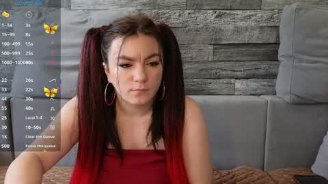 Snapshot of vika_loves_you chatting on May 27, 2:19 am follow my fansly online show from May 27, 2:19 am