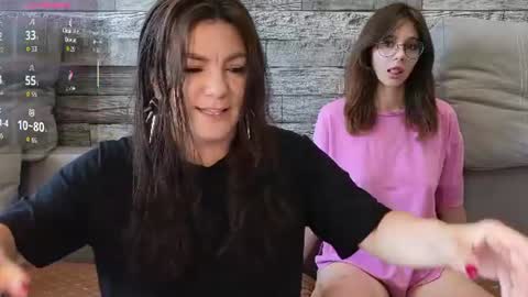 Snapshot of vika_loves_you chatting on July 17, 3:57 am follow my fansly online show from July 17, 3:57 am