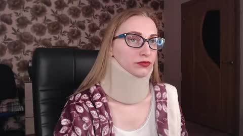 Snapshot of vikaericka chatting on February 11, 9:14 pm Vika online show from February 11, 9:14 pm