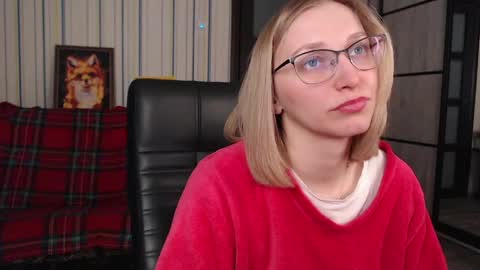 Snapshot of vikaericka chatting on May 13, 9:44 pm Vika online show from May 13, 9:44 pm