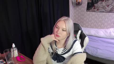 vikapowers online show from December 4, 11:57 pm