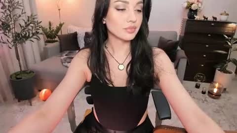 Viki Bellson online show from June 24, 6:29 pm