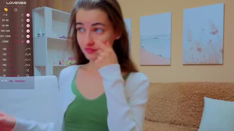 Snapshot of vikiberry chatting on October 3, 10:01 am vikiberry online show from October 3, 10:01 am