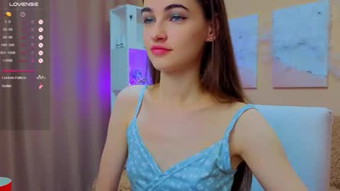 Snapshot of vikiberry chatting on November 8, 5:51 am vikiberry online show from November 8, 5:51 am