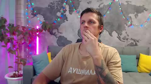 vikingchrisss online show from December 20, 11:17 am