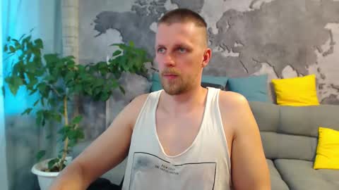 Snapshot of vikingchrisss chatting on May 11, 9:15 am vikingchrisss online show from May 11, 9:15 am