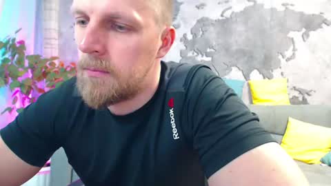 Snapshot of vikingchrisss chatting on June 28, 10:32 am vikingchrisss online show from June 28, 10:32 am