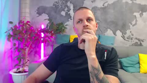 Snapshot of vikingchrisss chatting on July 27, 10:44 am vikingchrisss online show from July 27, 10:44 am