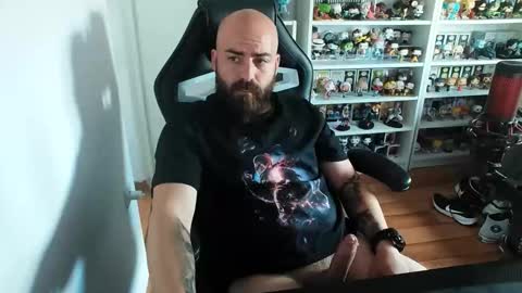Snapshot of vikingcock__ chatting on May 15, 1:40 pm vikingc0ck online show from May 15, 1:40 pm