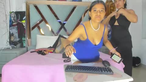 Snapshot of vikitomson chatting on December 31, 12:57 pm vikiTomson online show from December 31, 12:57 pm