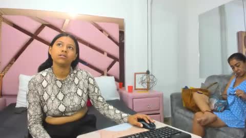 Snapshot of vikitomson chatting on January 28, 12:11 pm vikiTomson online show from January 28, 12:11 pm