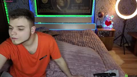 Snapshot of vikki_and_george chatting on March 12, 10:07 pm vikki and george online show from March 12, 10:07 pm