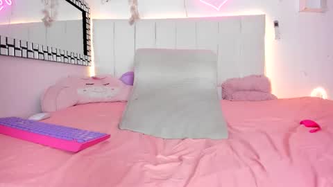 victoria online show from April 24, 2:19 pm