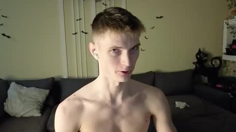 Max online show from November 16, 7:41 pm