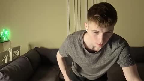 Max online show from December 19, 6:59 pm