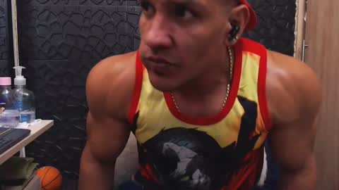 Viktor Herrera online show from October 23, 5:12 pm