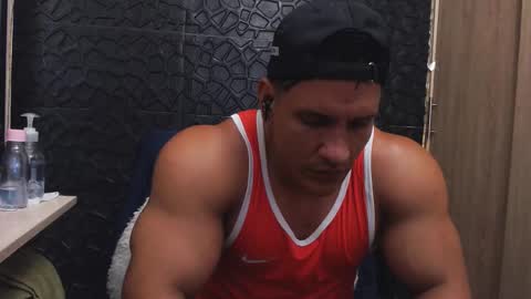 Viktor Herrera online show from November 6, 4:13 am