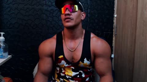 Viktor Herrera online show from November 12, 2:28 pm