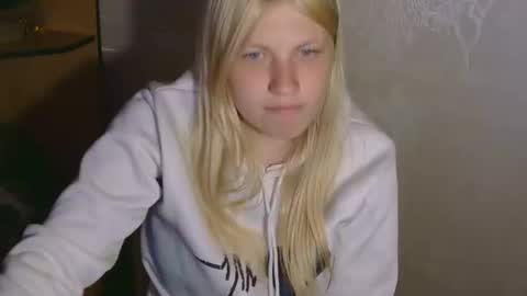 Snapshot of viktoria20502 chatting on October 3, 8:28 pm viktoria20502 online show from October 3, 8:28 pm