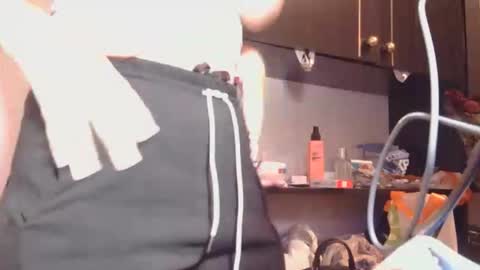 Snapshot of viktoria20502 chatting on November 20, 7:24 pm viktoria20502 online show from November 20, 7:24 pm