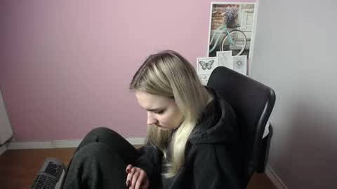 viktoria_lovely online show from December 27, 9:17 am